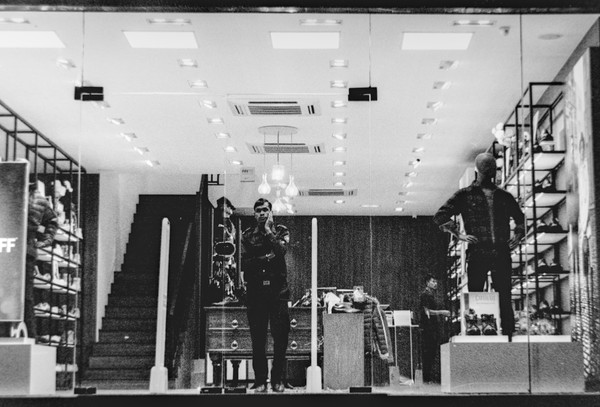 I was passing by and found this imagery interesting where the security guard was standing with hands on his hips like the Mannequin, but I was too late to capture the moment - but like this too